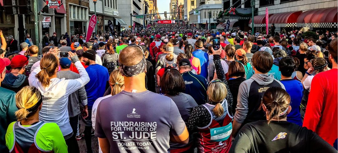 Large crowd at the start of a race